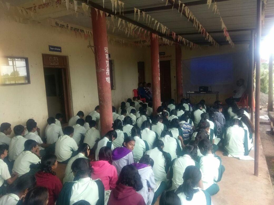      18-8-2018, 10.00 am, at nutan vidhyalay retavdi, tal. khed, dist. Pune

                                     35 students (class 3 to 7)